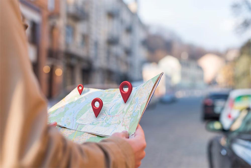 L’e-commerce contro il fascino dei negozi di quartiere: una sfida tra convenienza e autenticità