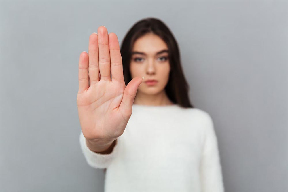 1522: La Linea della Speranza - Un’Analisi del Fenomeno della Violenza sulle Donne in Italia